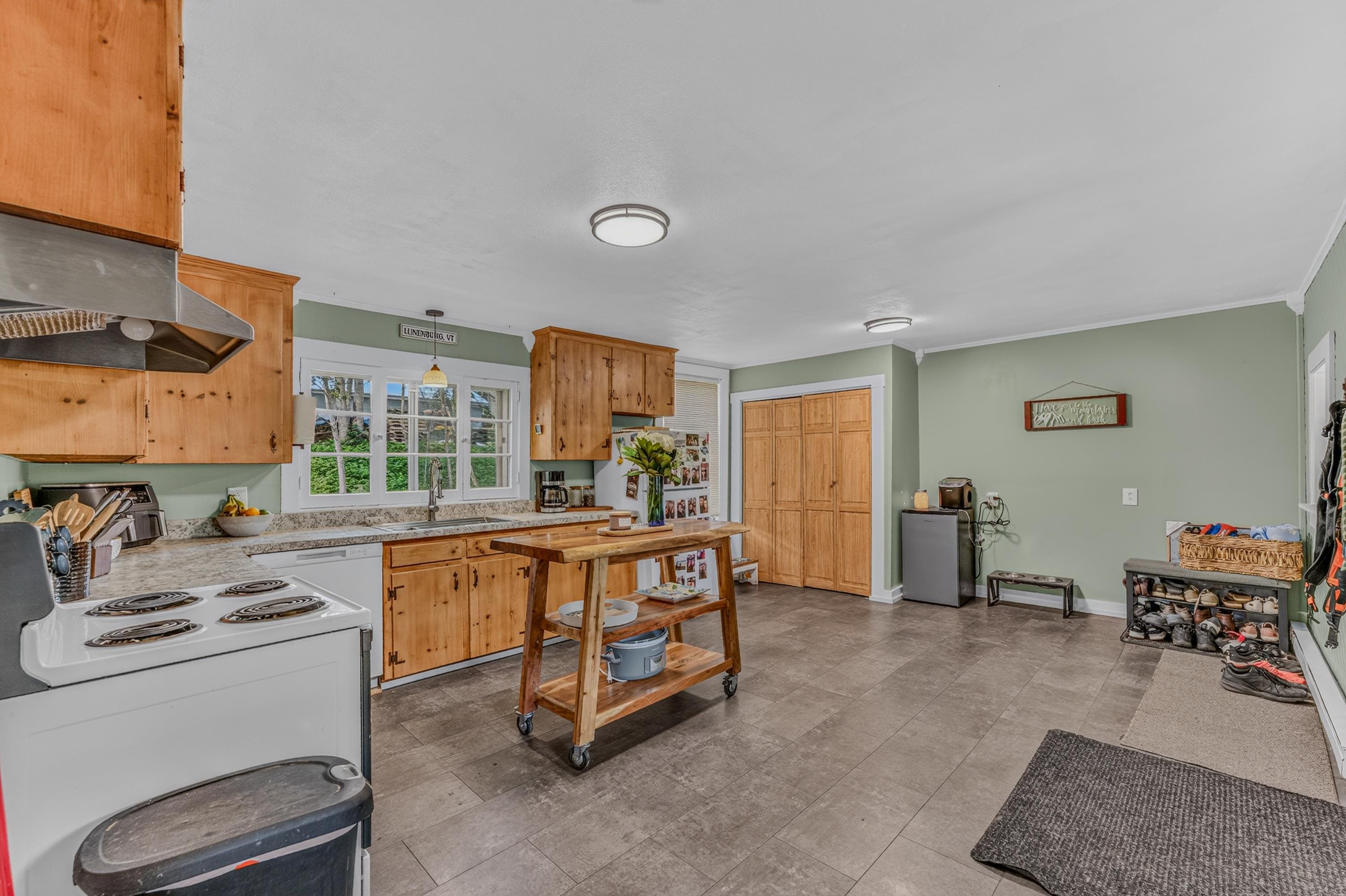 59 South Lunenburg Road Lunenburg, VT 05906 - Photo 5 of 40