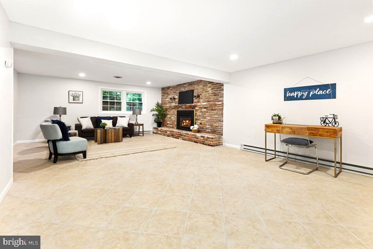 176 Cardamon Drive Edgewater, MD 21037 - Photo 33 of 42 Huge Family Room