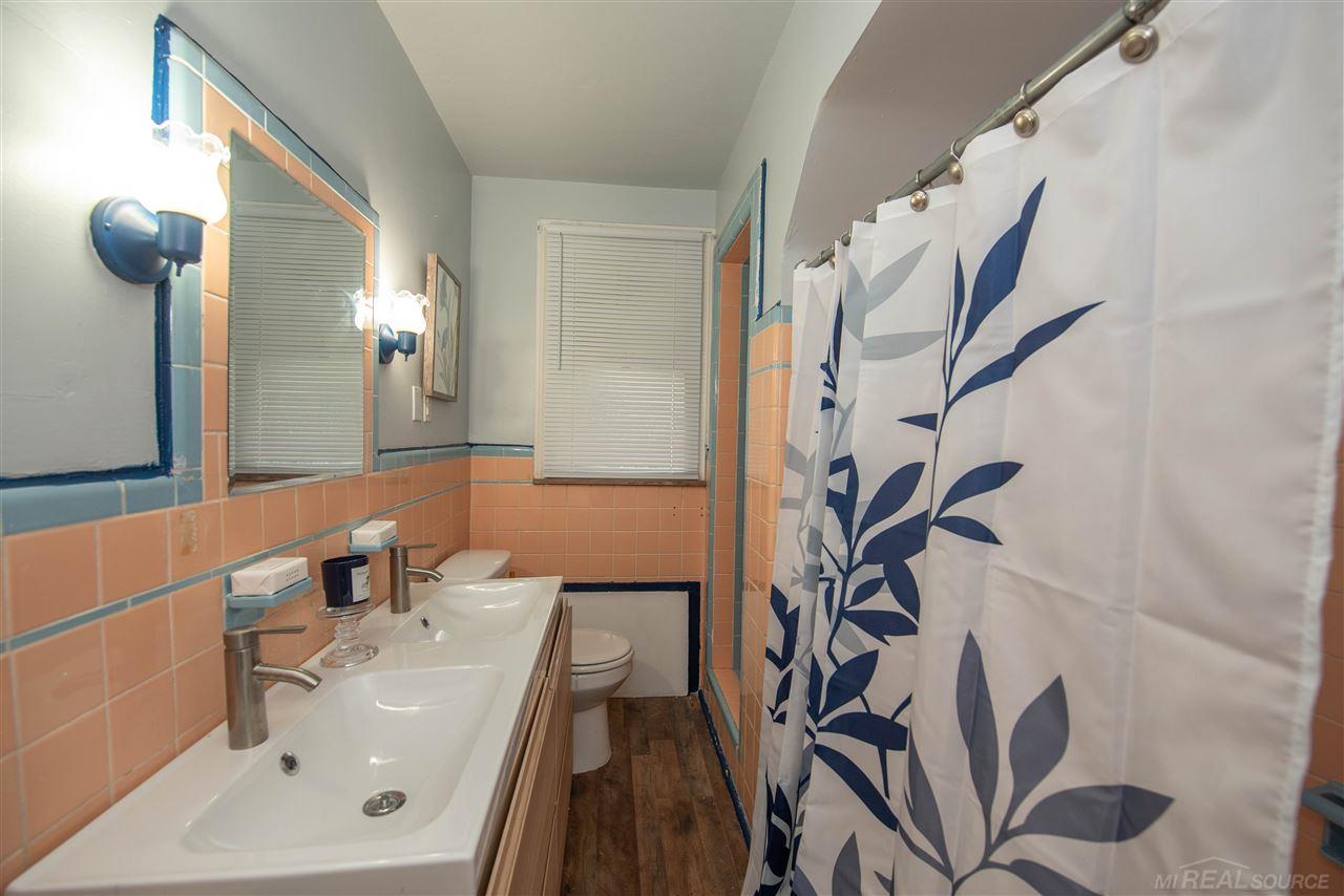 21175 Behrendt Avenue Warren, MI 48091 - Photo 19 of 37