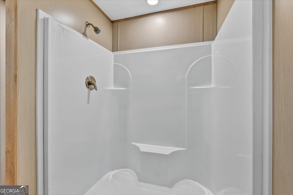 29 Clyde Road White Oak, GA 31568 - Photo 35 of 46 a bathroom with a shower