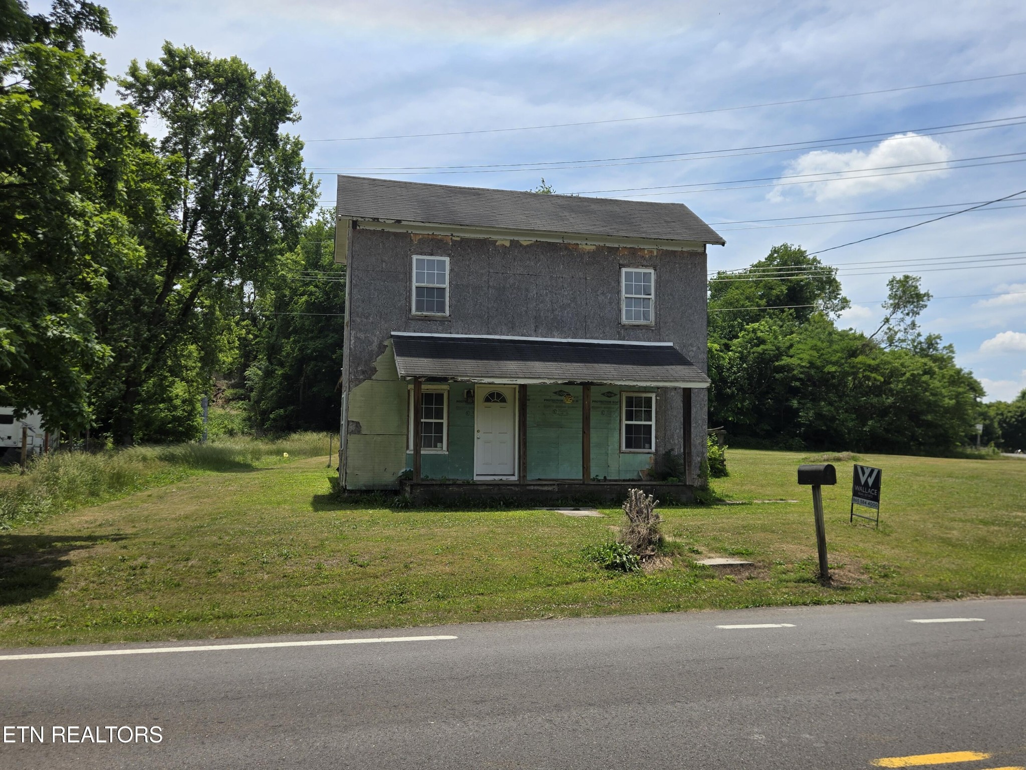 9354 Mascot Road Mascot, TN 37806 - Photo 1 of 4 Gallery Image 1