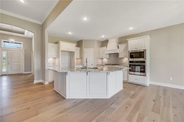 $585,100 | 7015 Northeast 103rd Court, Kansas City, MO 64156