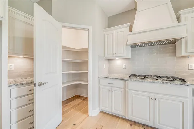 $585,100 | 7015 Northeast 103rd Court, Kansas City, MO 64156