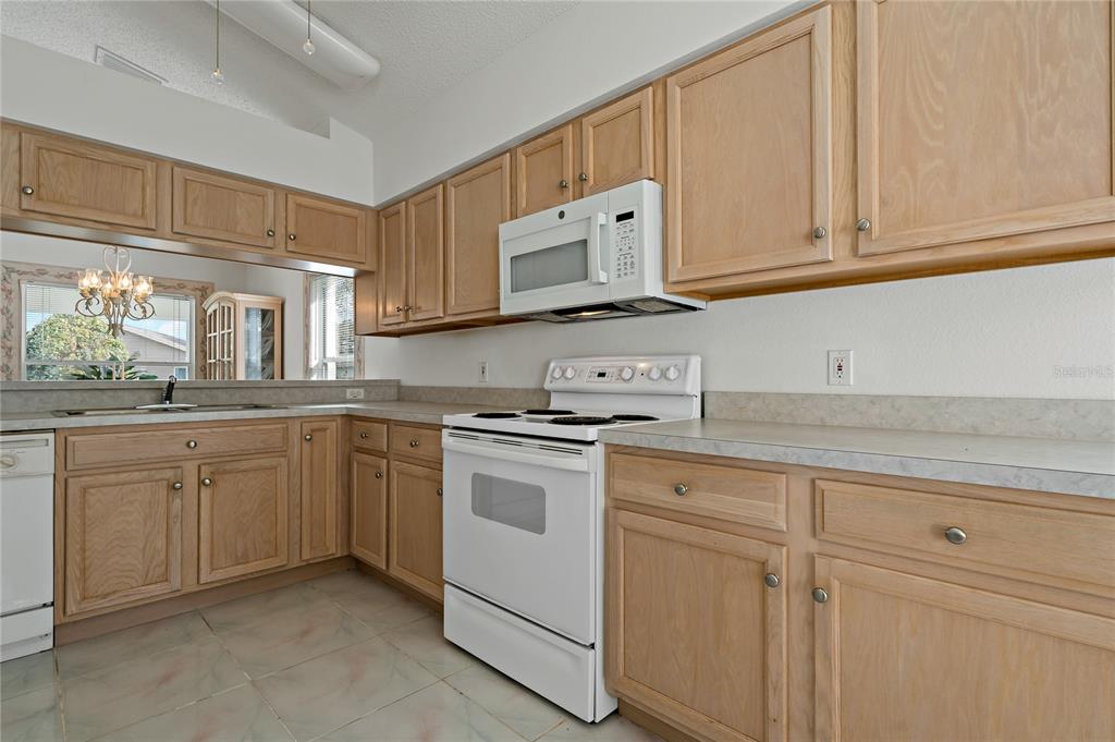 11744 Wheatfield Loop Hudson, FL 34667 - Photo 6 of 48 Kitchen