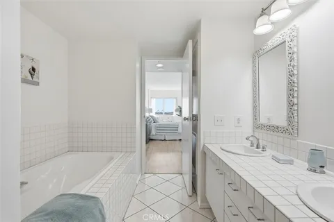 $729,000 | 525 East Seaside Way, Unit 1104, Long Beach, CA 90802