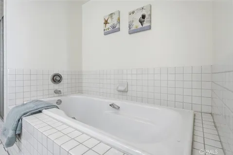 $729,000 | 525 East Seaside Way, Unit 1104, Long Beach, CA 90802