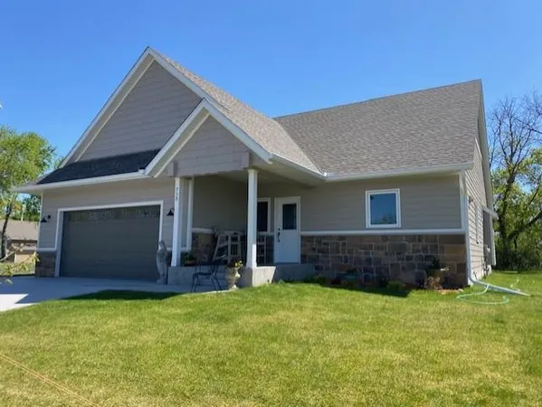 $462,500 | 715 Jenks Avenue Southwest, Cokato, MN 55321