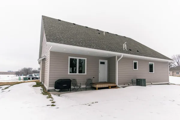 $472,500 | 715 Jenks Avenue Southwest, Cokato, MN 55321