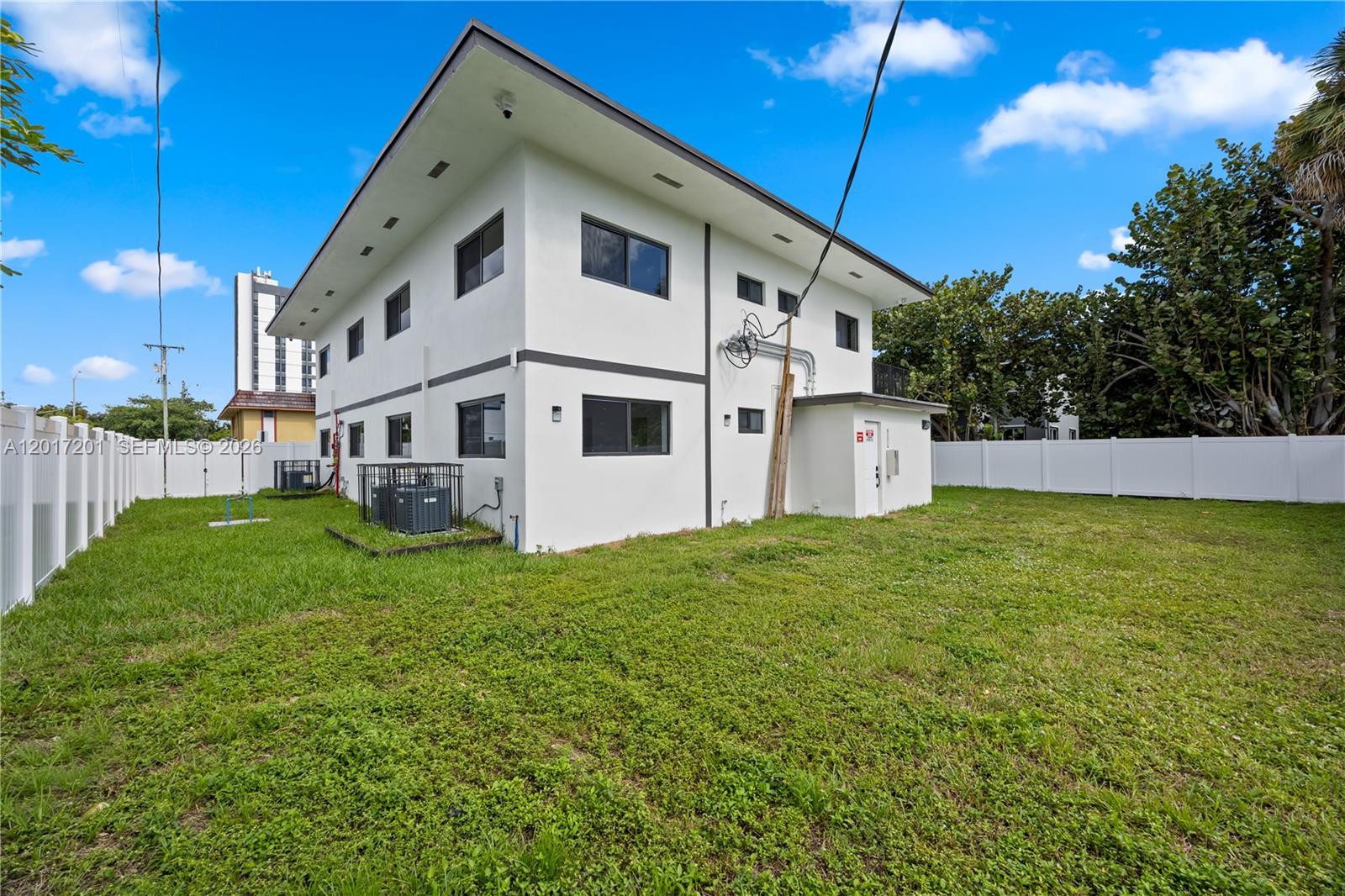 630 Northeast 166th Street, Unit 3 Miami, FL 33162 - Photo 33 of 36