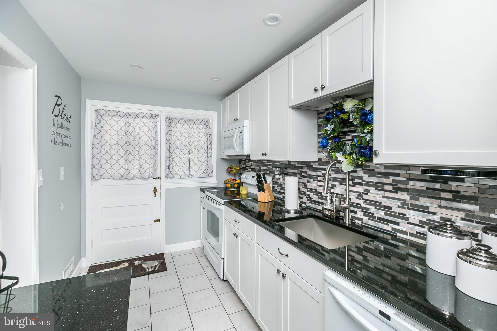 2107 Searles Road Baltimore, MD 21222 - Photo 11 of 26 Stylish backsplash