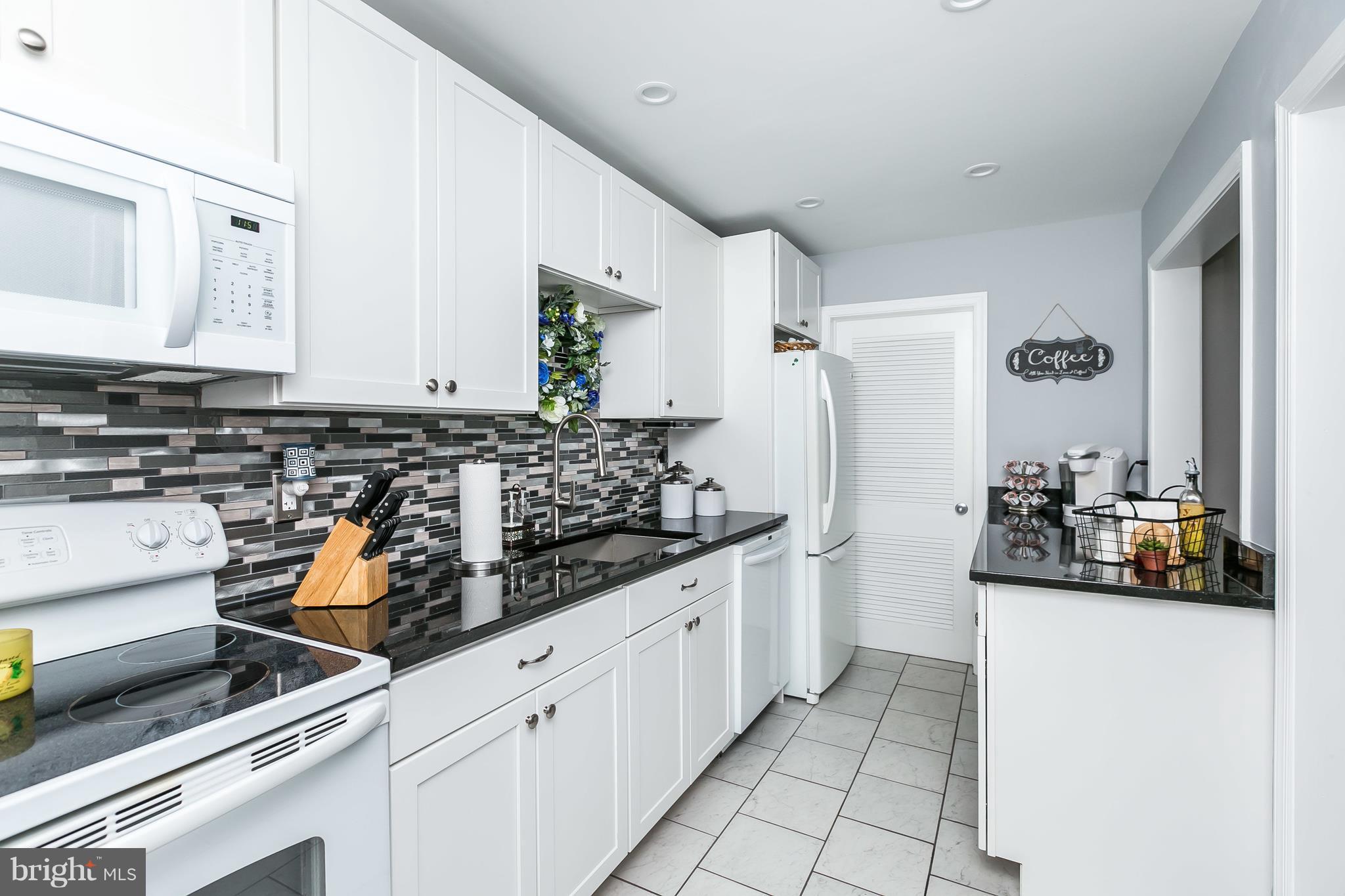 2107 Searles Road Baltimore, MD 21222 - Photo 10 of 26 Granite countertops & new appliances