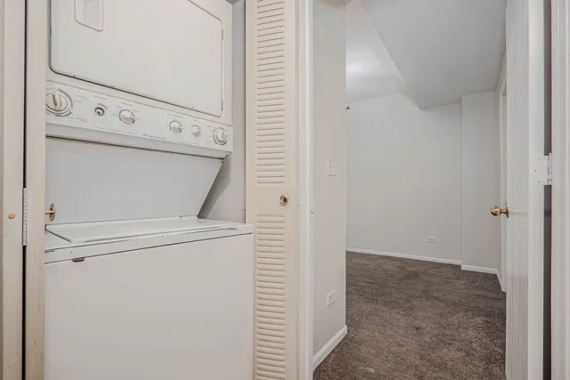 $124,900 | 7037 South Crandon Avenue, Unit 219, Chicago, IL 60649