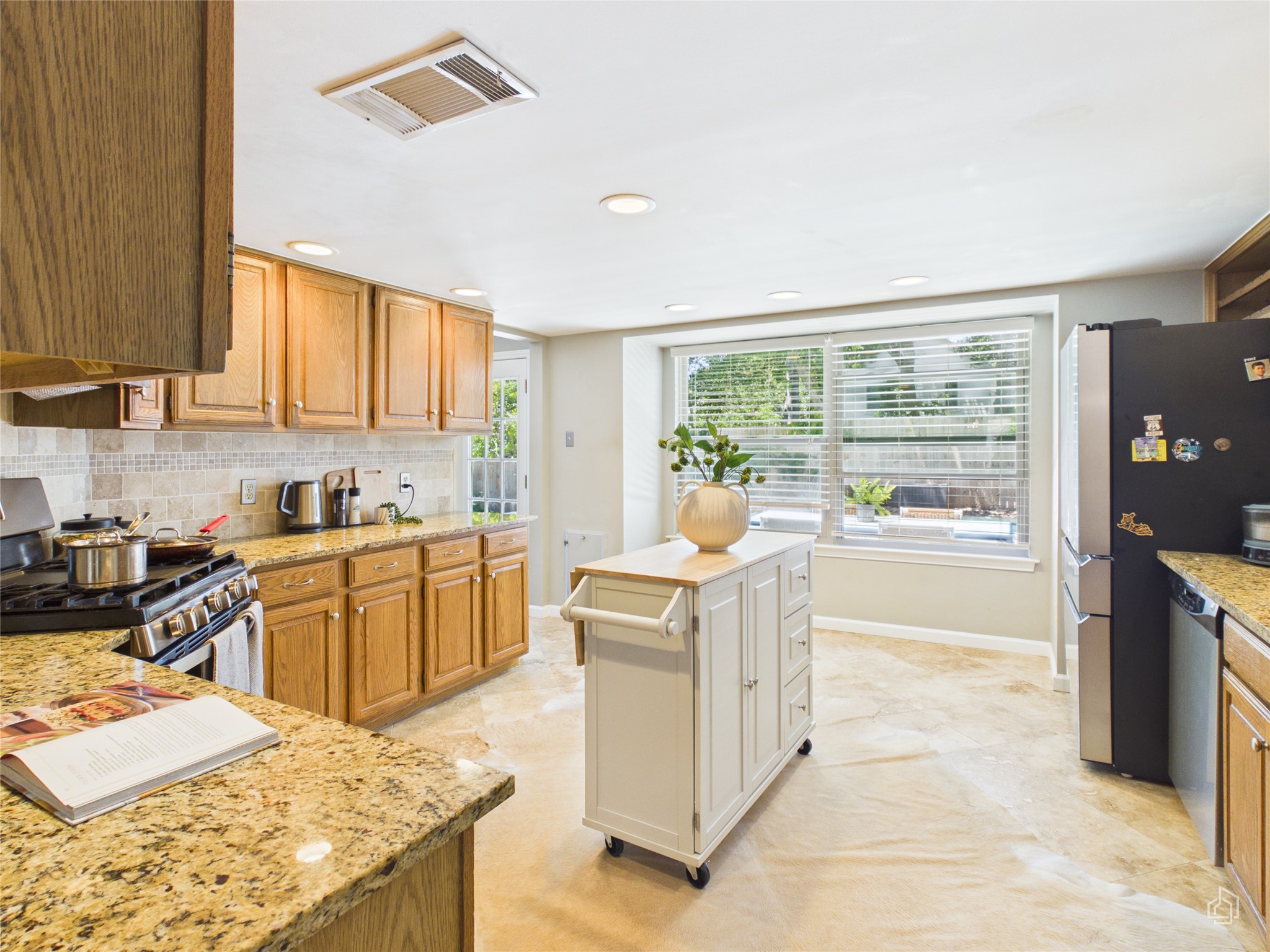 6503 Shiner Street Austin, TX 78729 - Photo 15 of 40