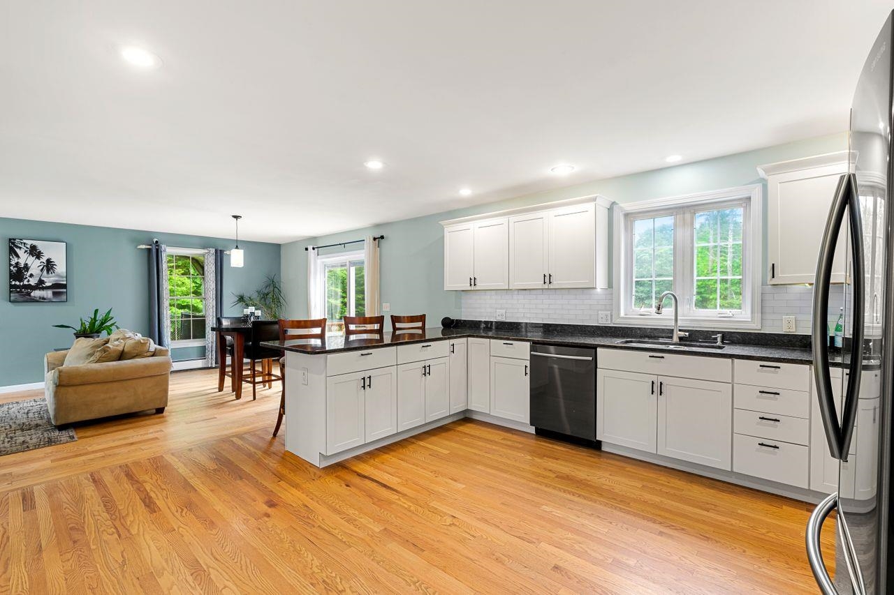 158 Hedding Road Epping, NH 03042 - Photo 3 of 40