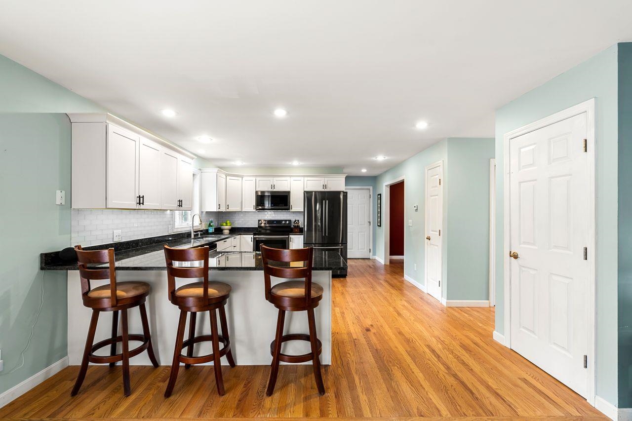 158 Hedding Road Epping, NH 03042 - Photo 4 of 40