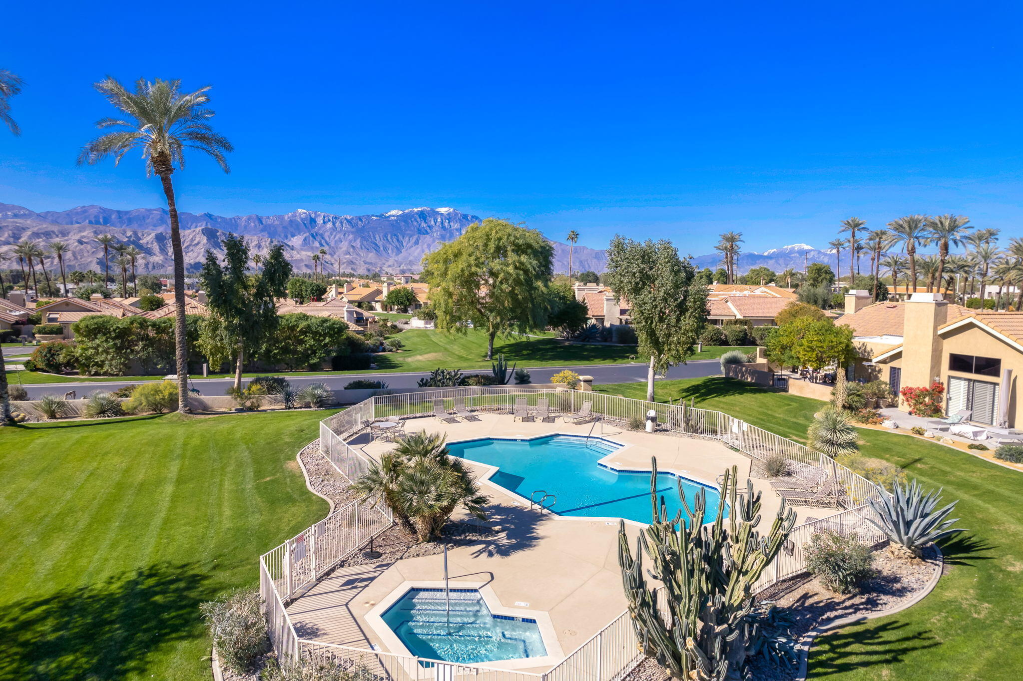 41 Verde Way Palm Desert, CA 92260 - Photo 2 of 41 9-web-or-mls-DGVerde_2022_009