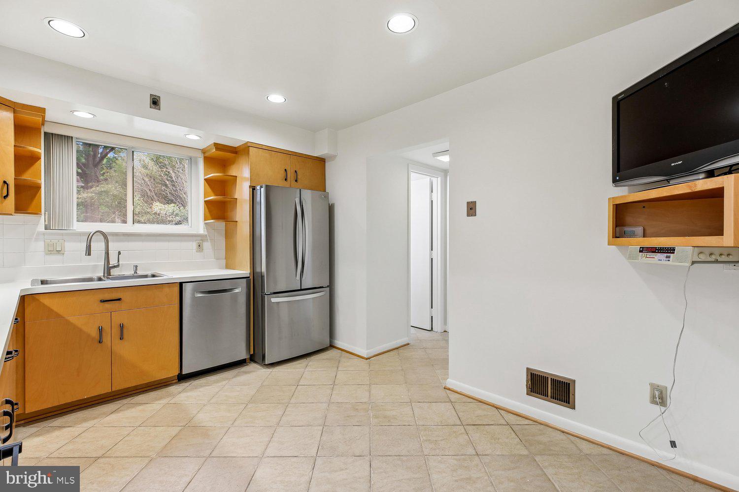 1002 North Belgrade Road Silver Spring, MD 20902 - Photo 12 of 46 Kitchen