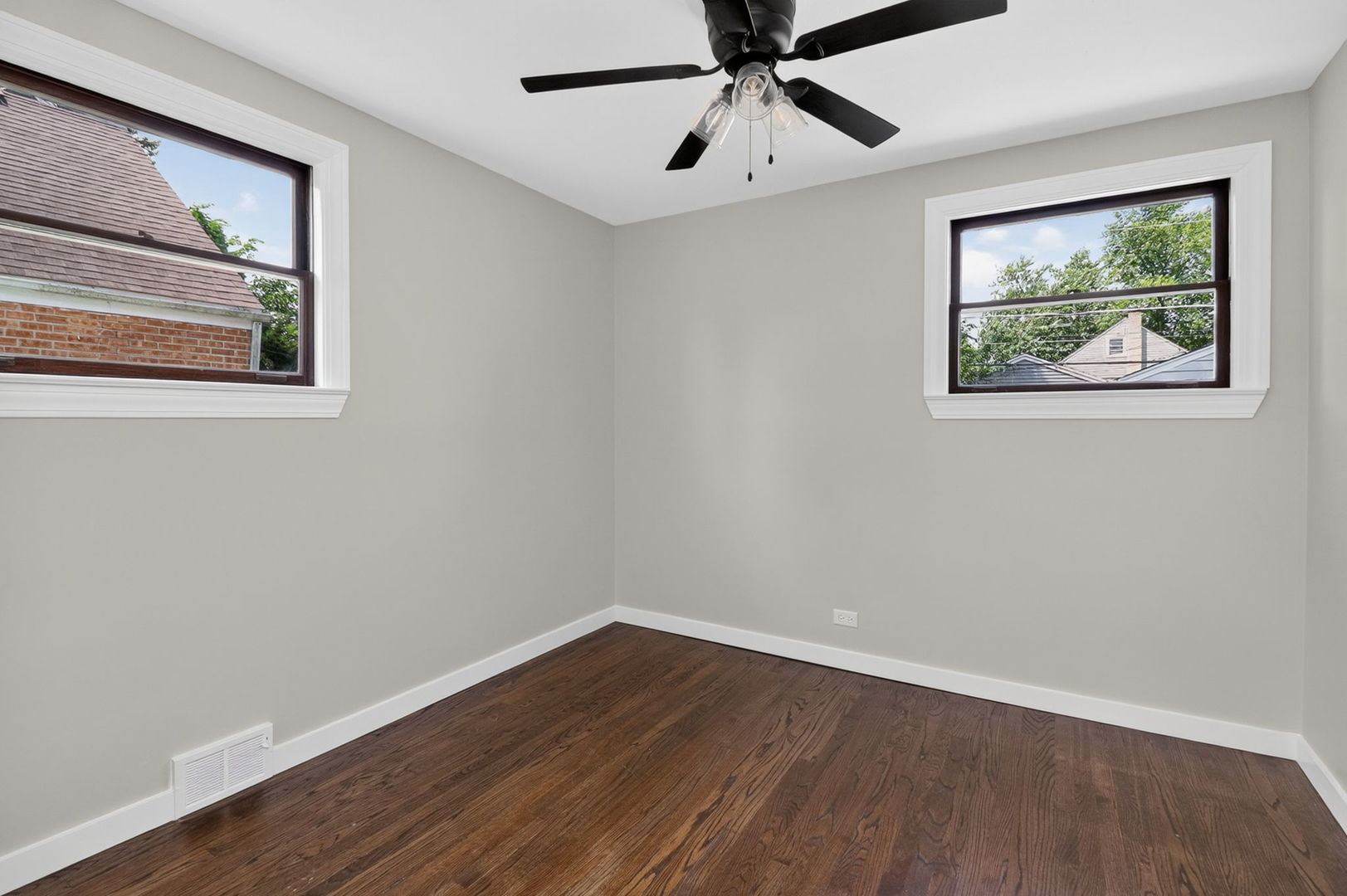 112 Iowa Avenue Addison, IL 60101 - Photo 10 of 19 Gallery Image 10