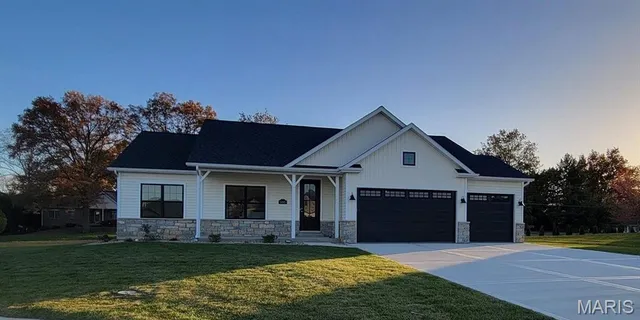 $499,130 | 1405 Guilford Place, Troy, IL 62294