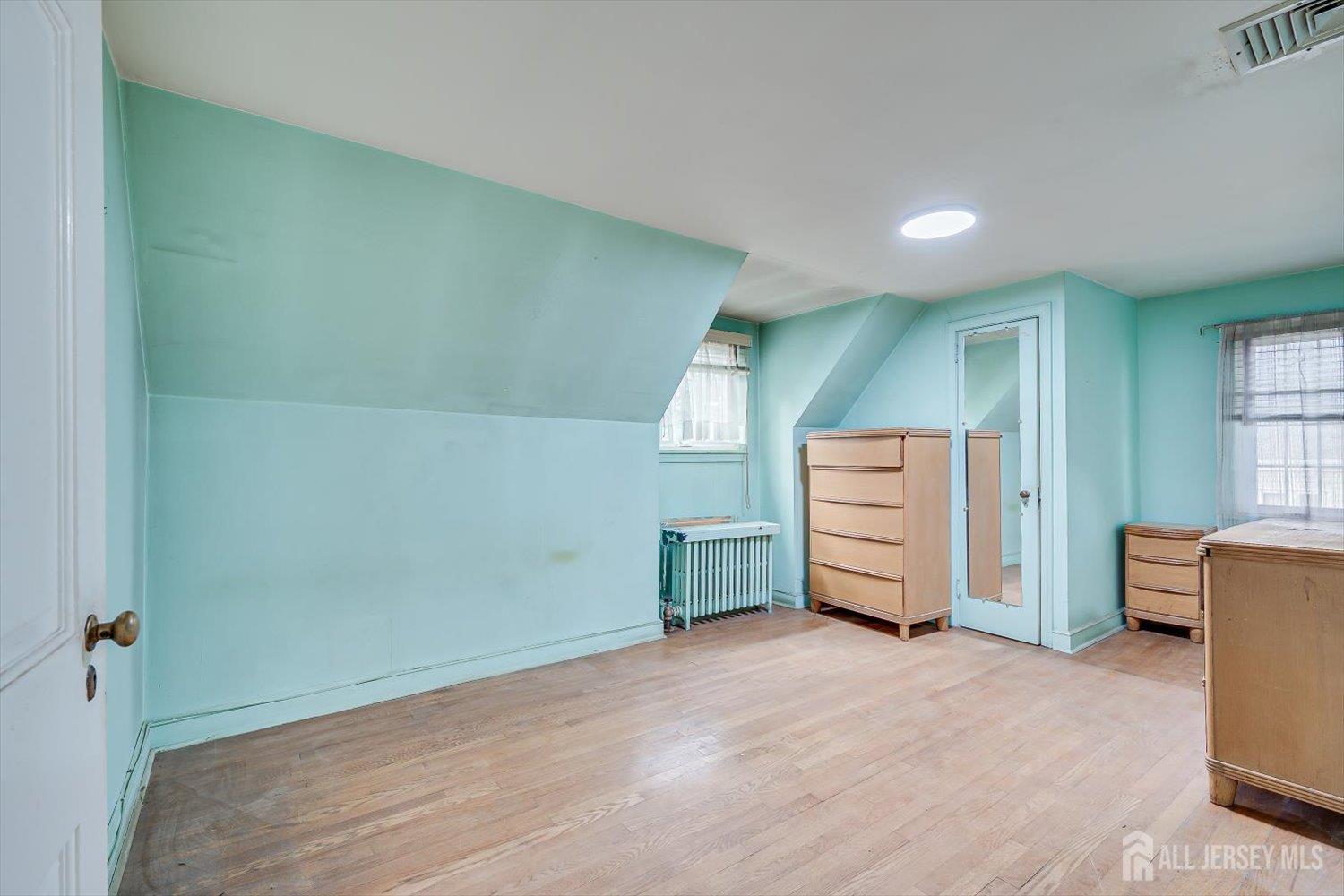 289 Hazel Place Union, NJ 07083 - Photo 14 of 23