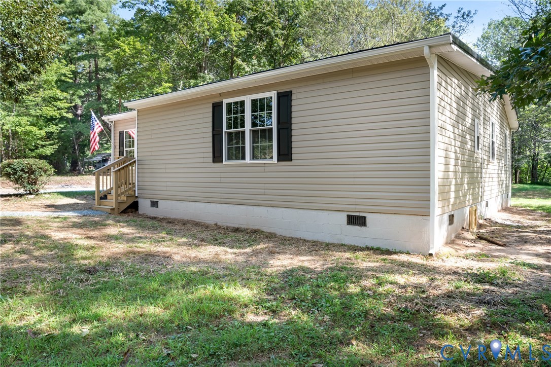 1531 Pughs Store Road Afton, VA 22920 - Photo 38 of 40 a view of a backyard with a large tree