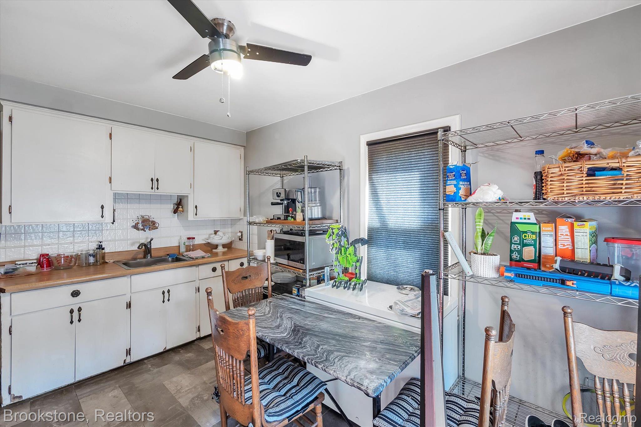 4461 Howe Road Wayne, MI 48184 - Photo 11 of 31 Gallery Image 11