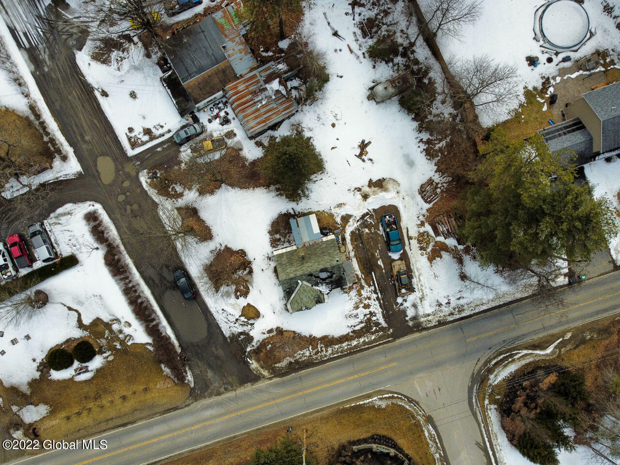 208 Reservoir Road Moreau, NY 12828 - Photo 4 of 11 Exterior 5 - No Logo