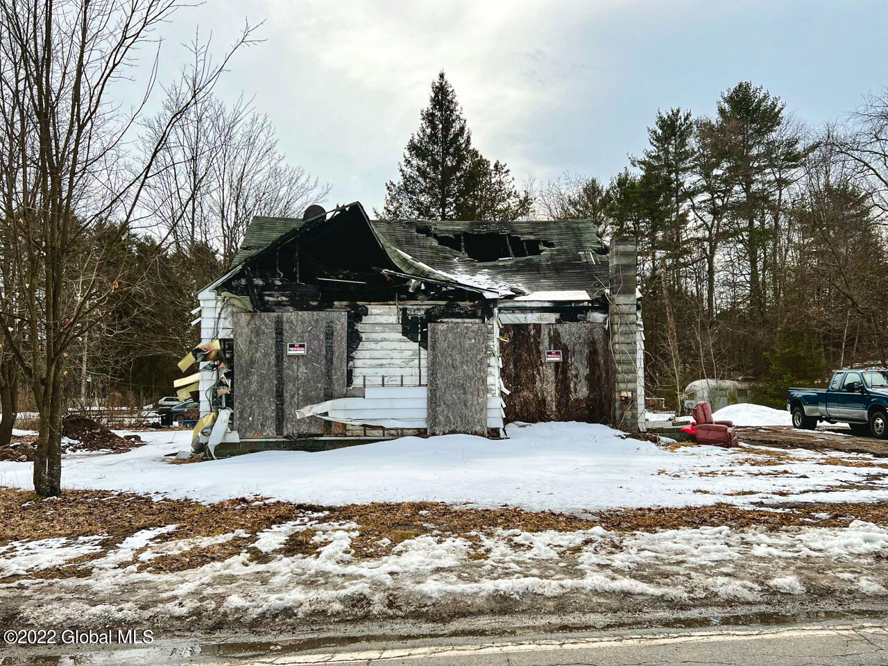208 Reservoir Road Moreau, NY 12828 - Photo 9 of 11 Exterior 4 - No Logo