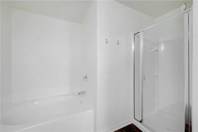 a close view of a bathtub in it