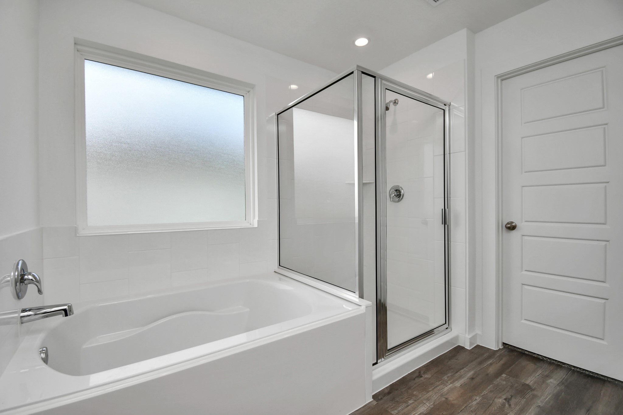 1110 Fringed Bluestar Drive Rosharon, TX 77583 - Photo 38 of 41 a bathroom with a bathtub and a shower