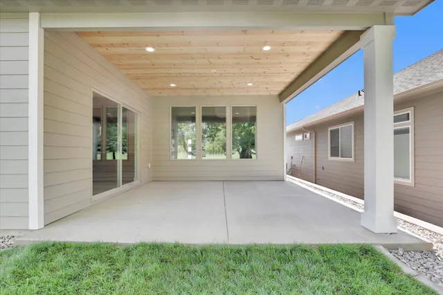 $565,850 | 15 North Country Club Drive, Unit 15, Deer Park, WA 99006