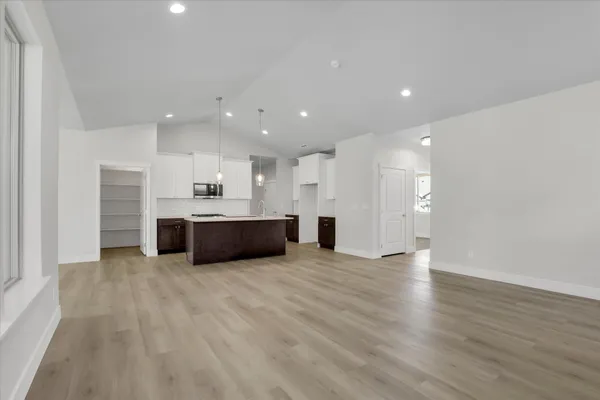 $565,850 | 15 North Country Club Drive, Unit 15, Deer Park, WA 99006