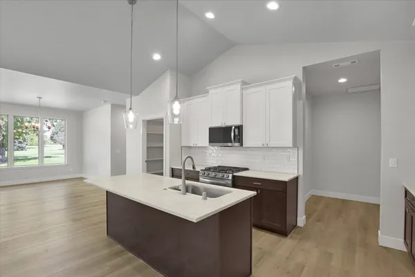 $565,850 | 15 North Country Club Drive, Unit 15, Deer Park, WA 99006