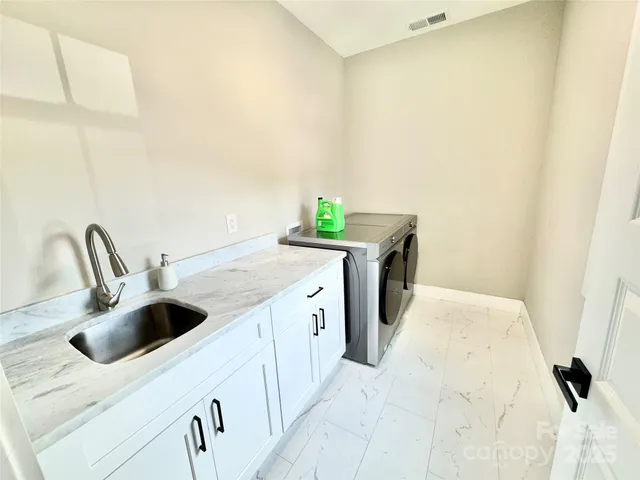 $540,000 | 305 Pleasant Hill Drive Southeast, Concord, NC 28025