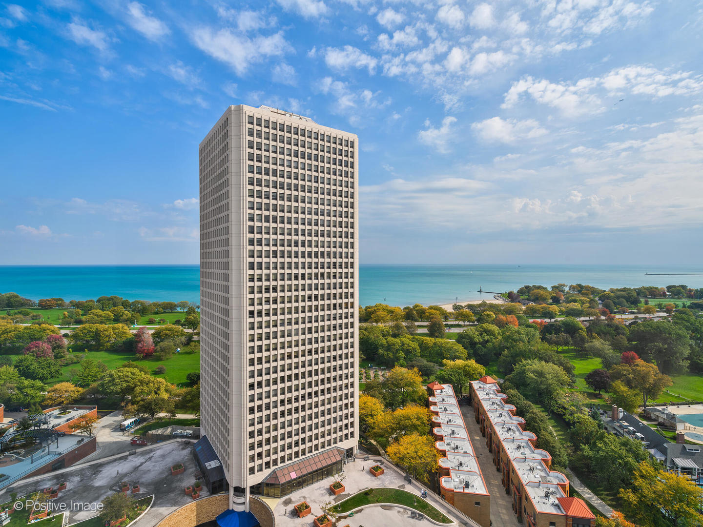 5320 North Sheridan Road, Unit 2206 Chicago, IL 60640 - Photo 14 of 20 a view of a city