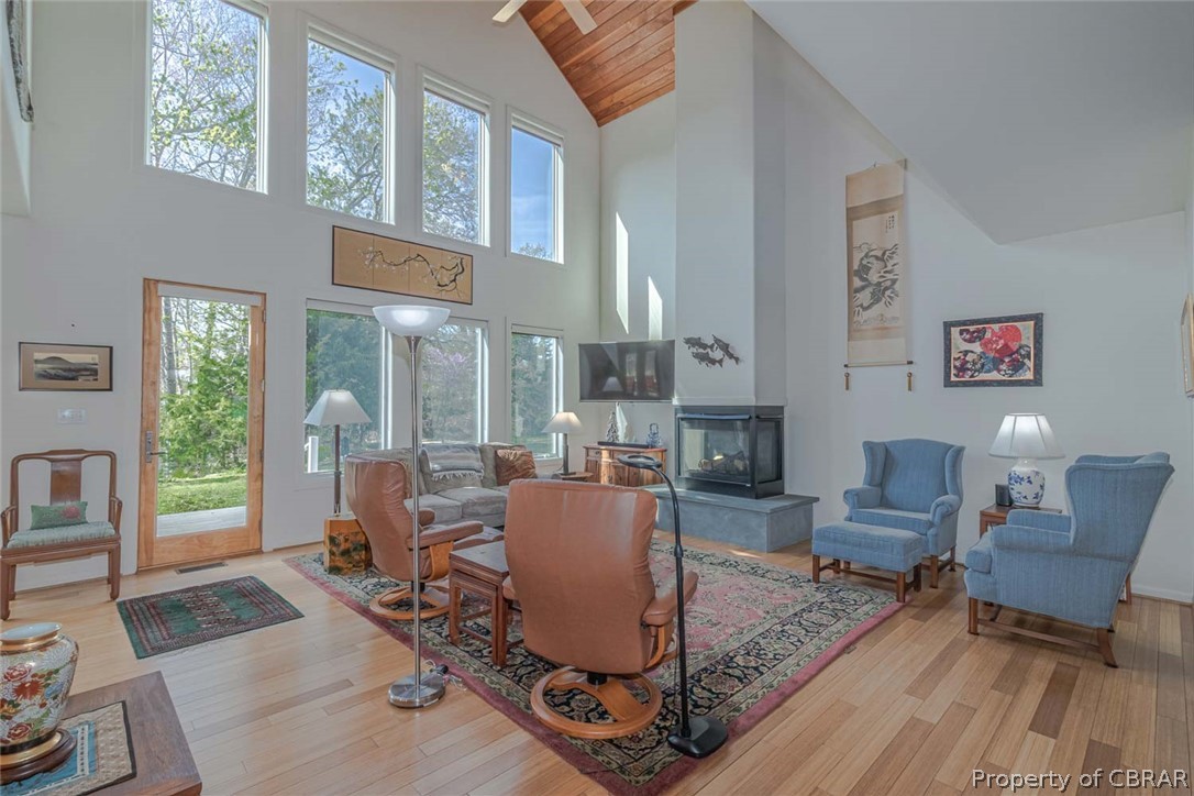 364 Captains Way Reedville, VA 22539 - Photo 20 of 50 Deck access - Living Room