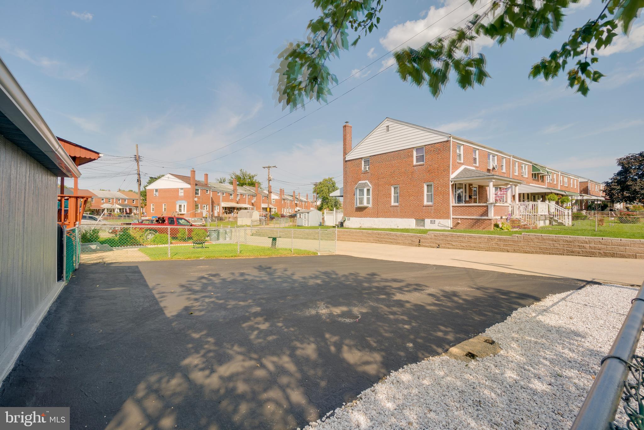 442 Torner Road Baltimore, MD 21221 - Photo 7 of 38