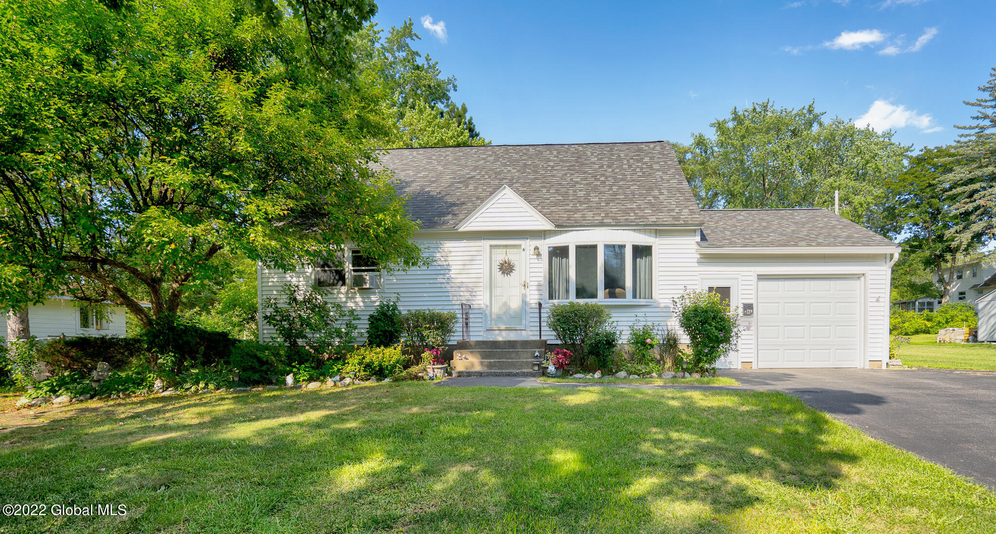 6 Robinhood Road Guilderland, NY 12203 - Photo 1 of 39 DSC00424_5_6HDR