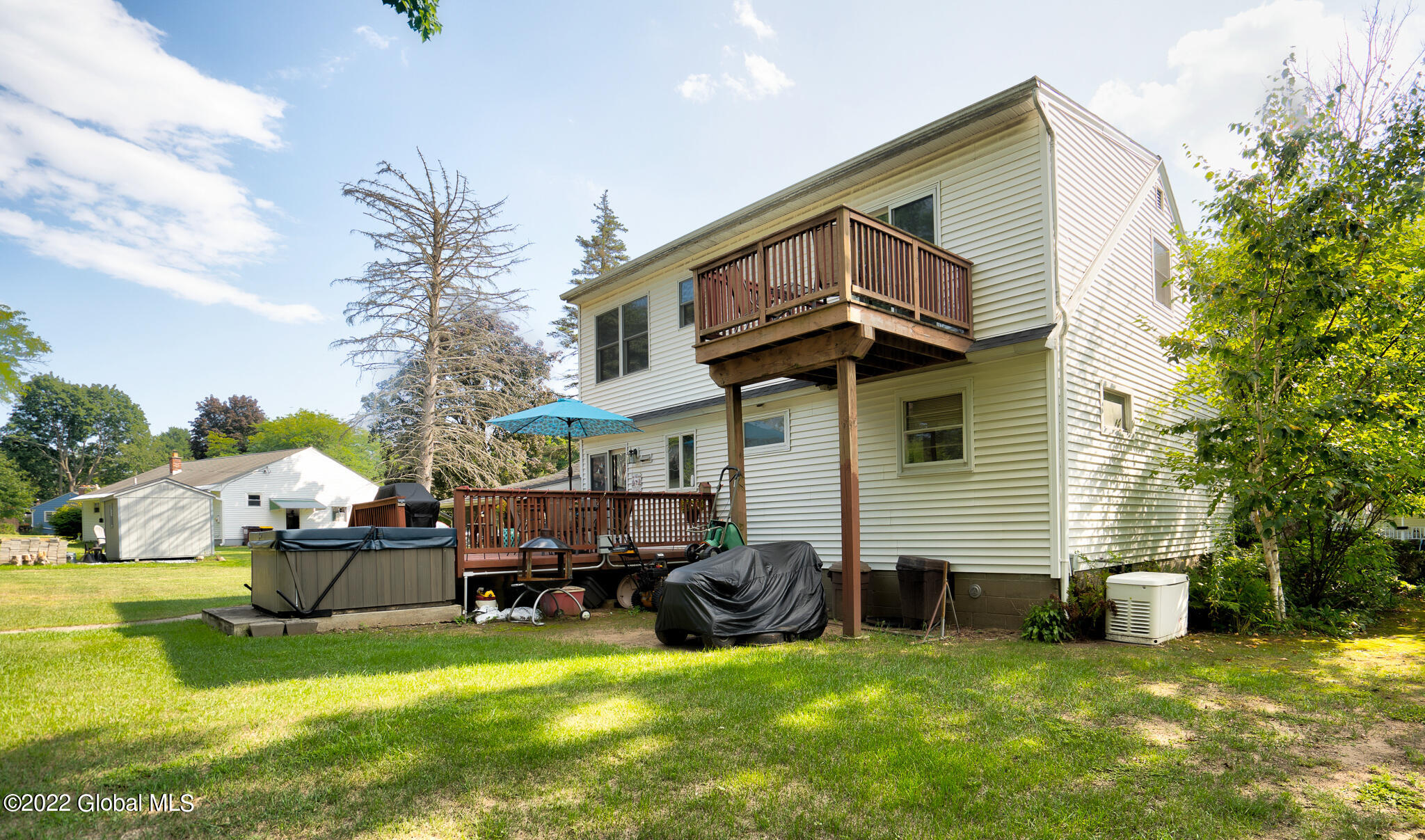 6 Robinhood Road Guilderland, NY 12203 - Photo 5 of 39 DSC00436_7_8HDR