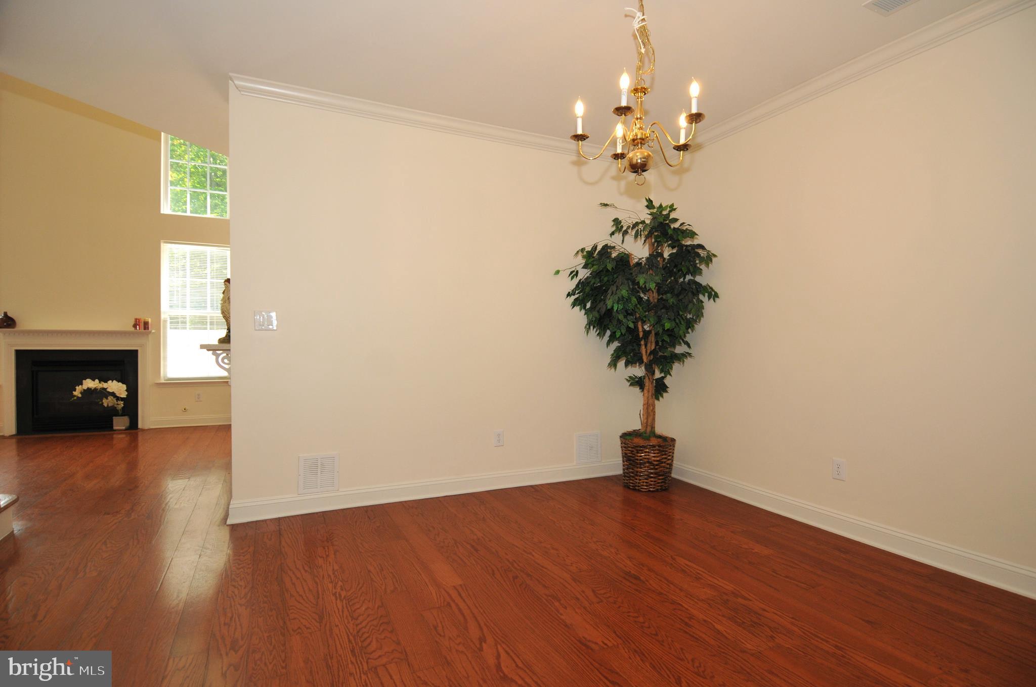 83 Warwick Road Princeton Junction, NJ 08550 - Photo 3 of 28