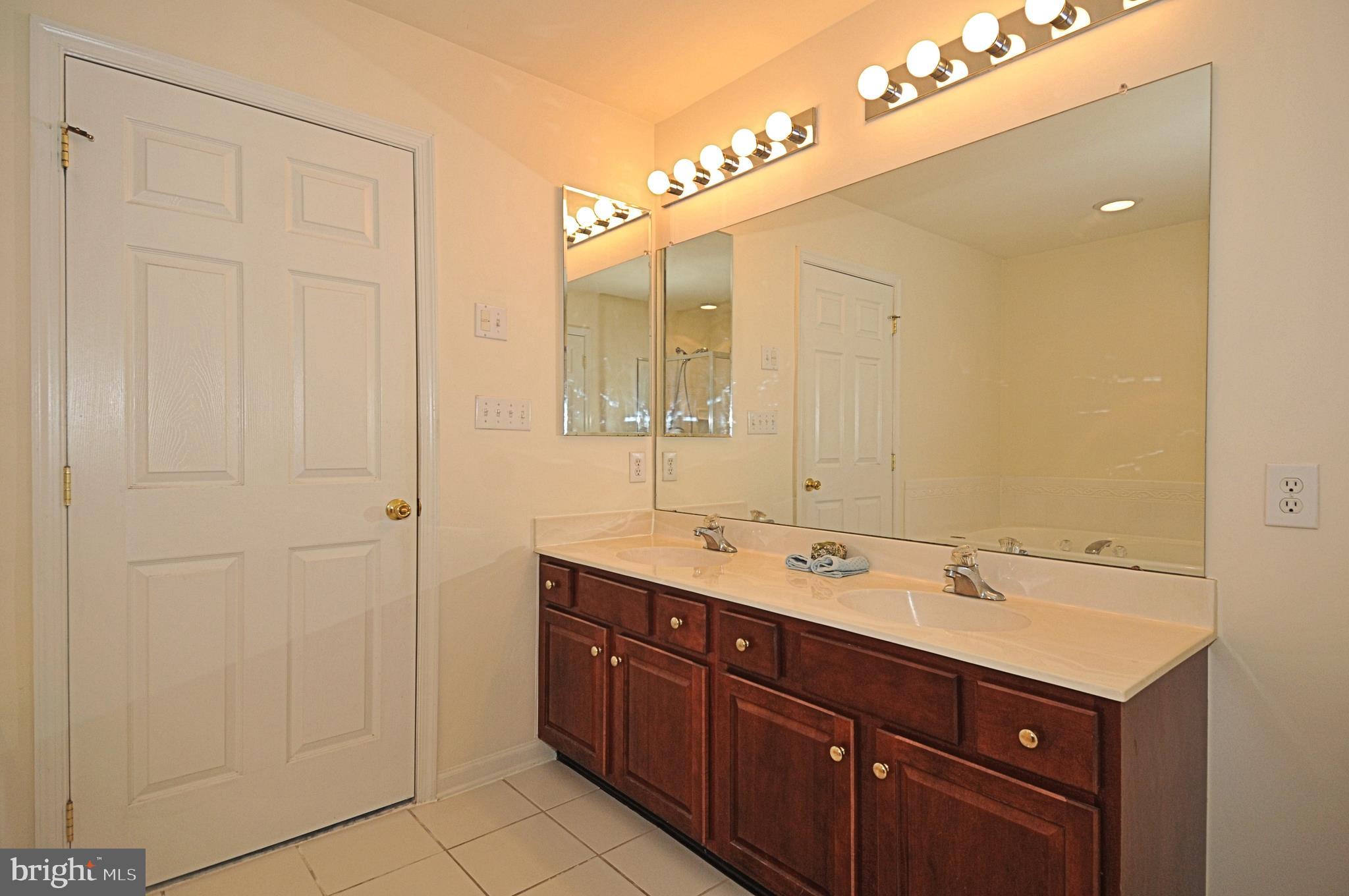 83 Warwick Road Princeton Junction, NJ 08550 - Photo 21 of 28