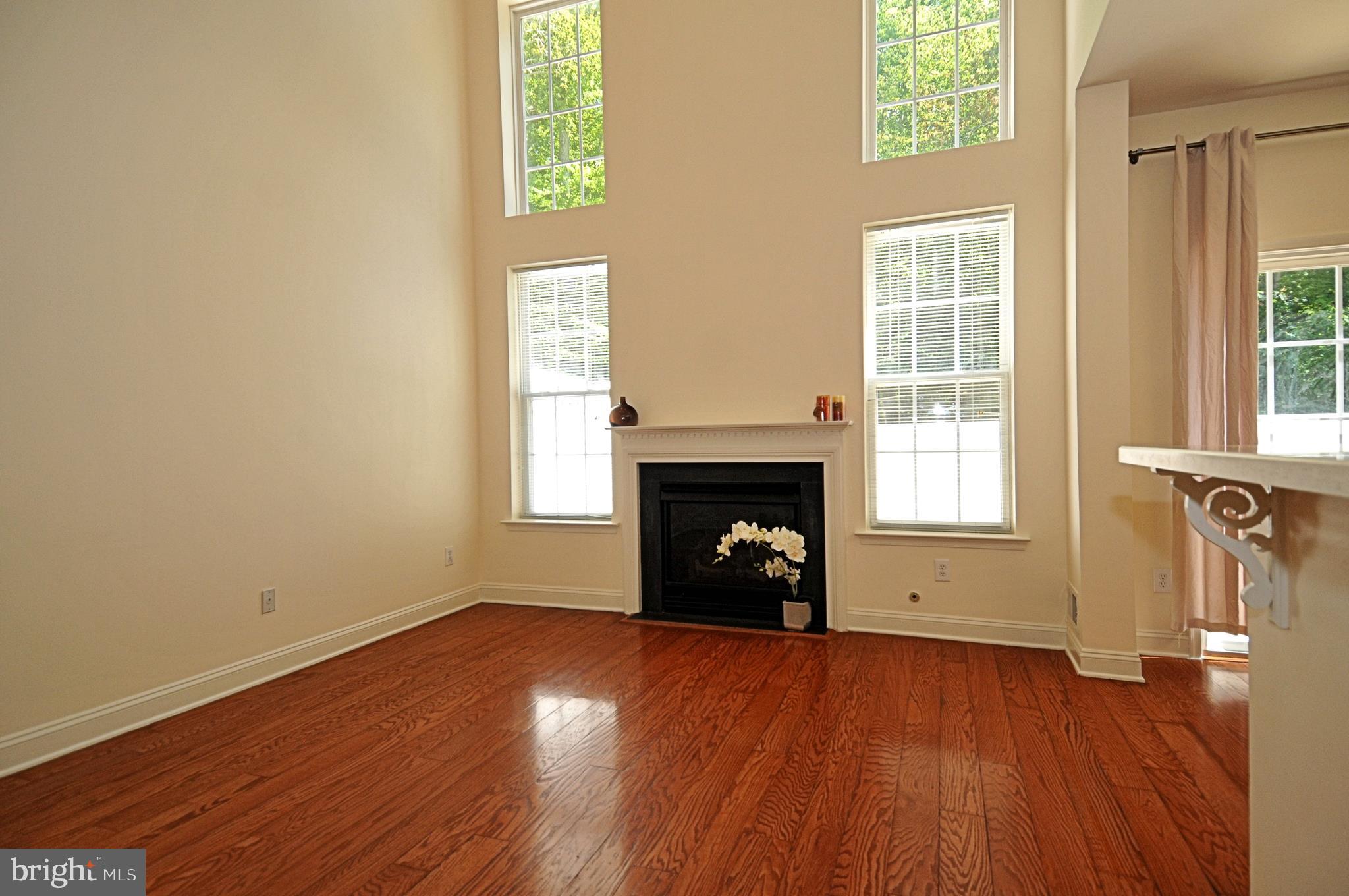 83 Warwick Road Princeton Junction, NJ 08550 - Photo 4 of 28