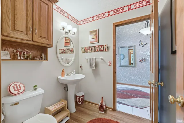 $384,900 | 917 Lake Hill Court, Fort Wayne, IN 46845