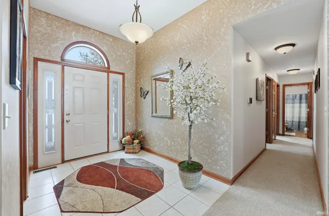 $384,900 | 917 Lake Hill Court, Fort Wayne, IN 46845