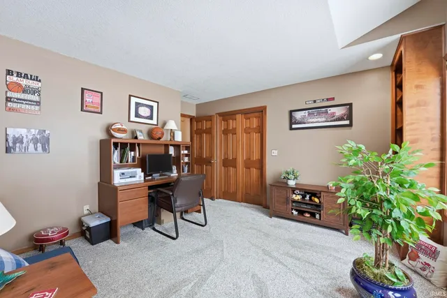 $384,900 | 917 Lake Hill Court, Fort Wayne, IN 46845