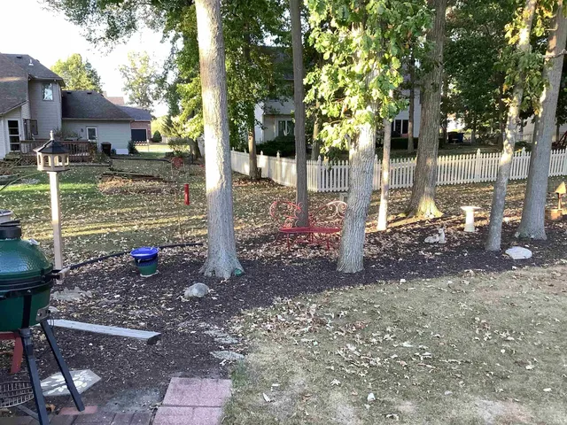 $384,900 | 917 Lake Hill Court, Fort Wayne, IN 46845