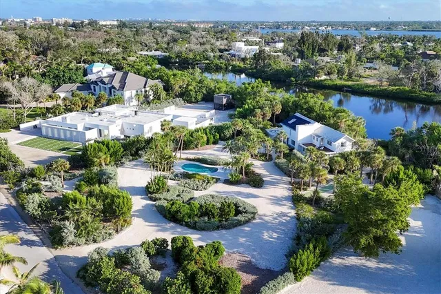 a house view with a outdoor space