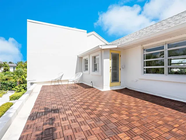 $2,447,000 | 7665 Sanderling Road, Sarasota, FL 34242