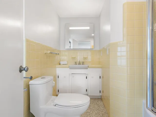 $2,447,000 | 7665 Sanderling Road, Sarasota, FL 34242