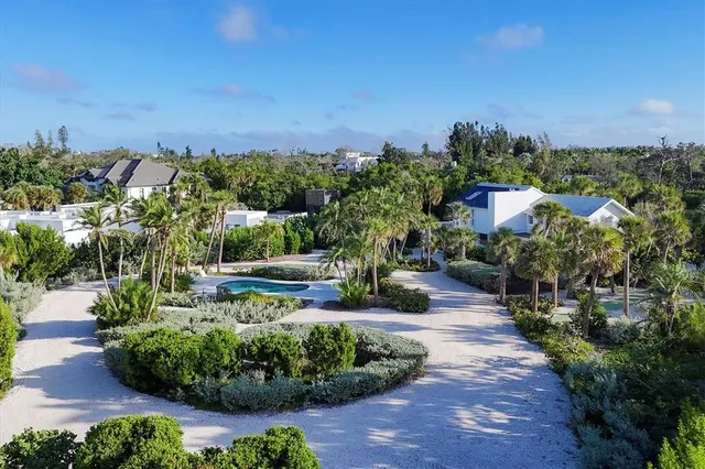 $2,447,000 | 7665 Sanderling Road, Sarasota, FL 34242